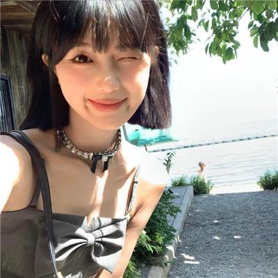 一个男人和一个女人海报